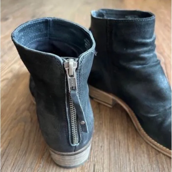 Seychelles Challenge Bootie - Picture 3 of 9